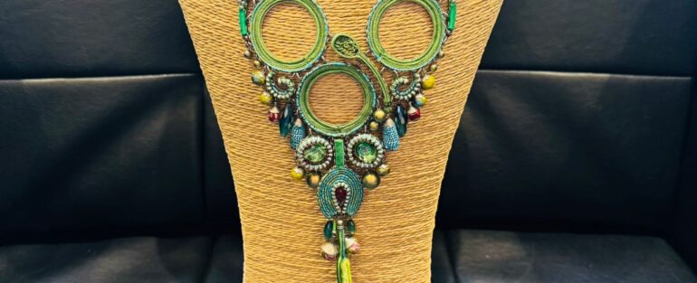 Collier Classic Vert