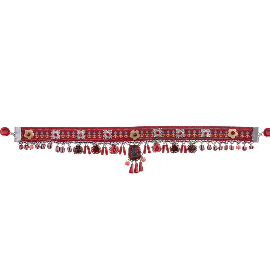 Ayala Bar Choker in Rot aus der Hip-Collection Fall/Winter26/27